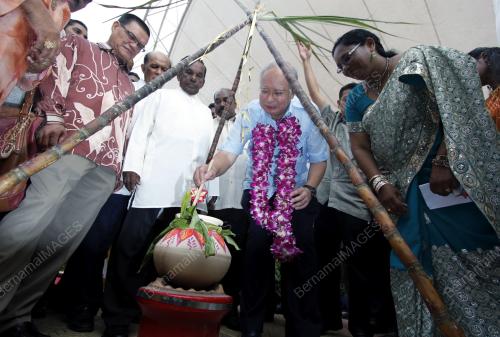 PH01_04022012_NAJIB