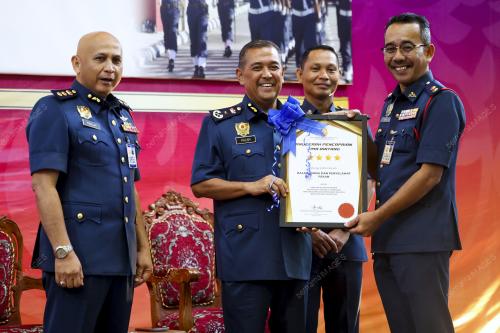 DATUK MOHD RAZAM TAJA RAHIM