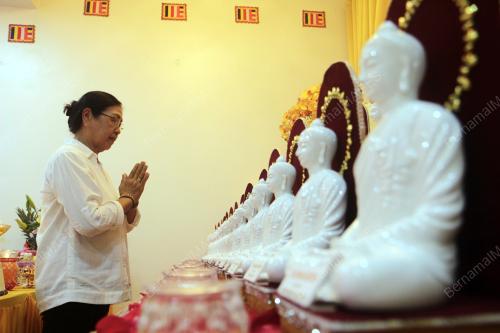 TINJAUAN HARI WESAK