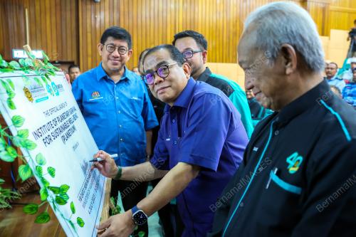 DATUK SERI MOHAMED KHALED NORDIN