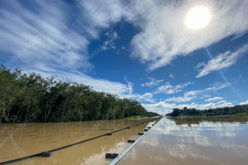 LEBUHRAYA PANTAI TIMUR BANJIR