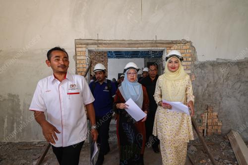 DR ZALIHA MUSTAFA