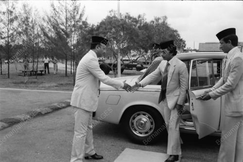 KERETA TOMAN