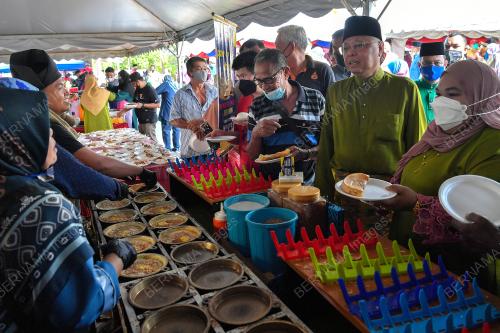 DATUK SERI ISMAIL SABRI YAAKOB