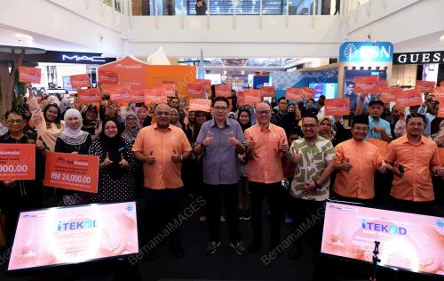 PENYERAHAN GERAN ITEKAD BANK MUAMALAT