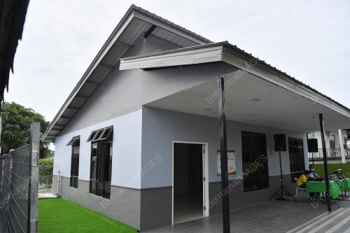 KMDI HOLDING SDN BHD