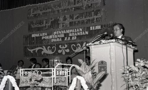 DR. TAN TIONG HONG