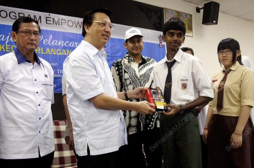 DATUK SERI LIOW TIONG LAI