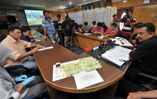 PH01_08102013_SIDANG_MEDIA