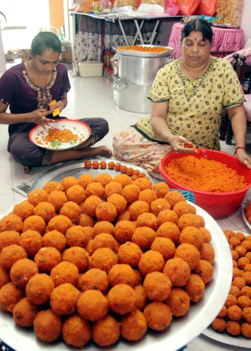 PH01_08112015_DEEPAVALI