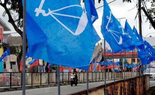 PERANG BENDERA PRU15