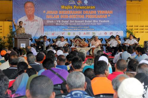 DATUK SERI ISMAIL SABRI YAAKOB