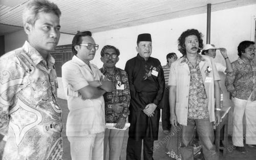 PH01_09032015_PAMERAN_PERUBATAN