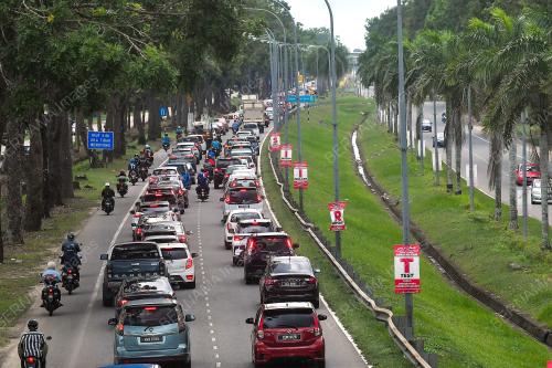 ALIRAN KUANTAN WAKTU PUNCAK