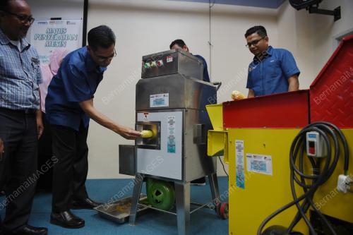 MESIN PENGUPAS JAGUNG