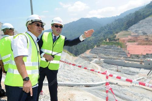 DATUK SERI DR MAXIMUS JOHNITY ONGKILI