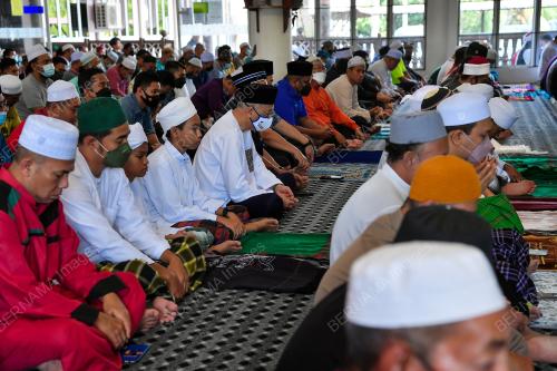 DATUK SERI ISMAIL SABRI YAAKOB