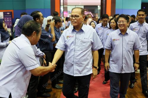 DATUK SERI WAN ROSDY WAN ISMAIL