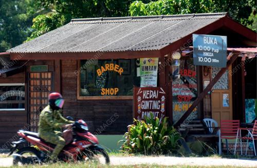 KEDAI GUNTING RAMBUT