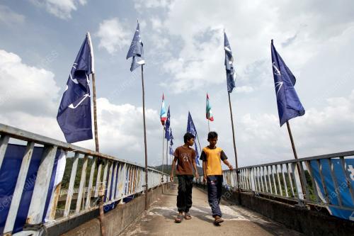 PH01_11052012_BENDERA