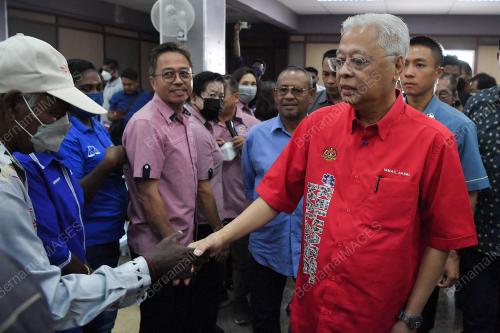 DATUK SERI ISMAIL SABRI YAAKOB
