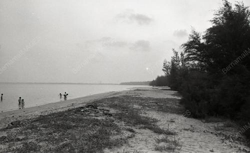 PH01_12012015_PANTAI_TERUNTUM