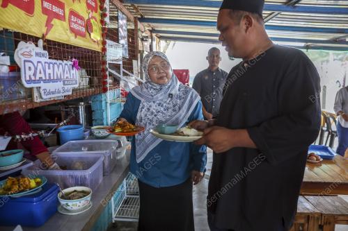 DATUK DR FUZIAH SALLEH