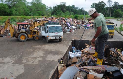 PH01_12122013_BANJIR