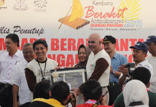 DATUK MAGLIN DENNIS D'CRUZ