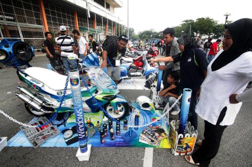 KARNIVAL SUKAN BERMOTOR