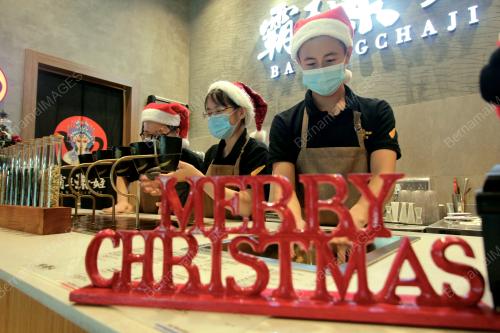 MENJELANG SAMBUTAN KRISMAS
