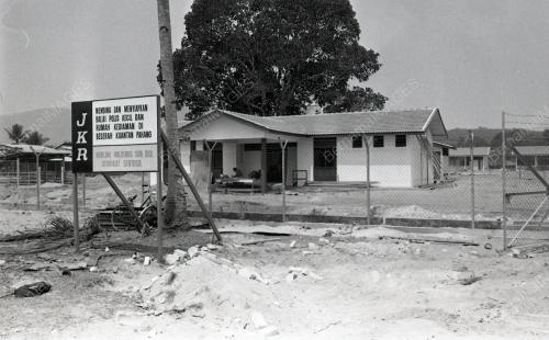 PH01_14012015_BALAI_POLIS