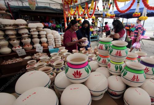 PERSIAPAN PERAYAAN PONGGAL