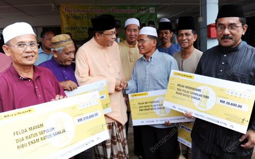 DATUK SERI ISMAIL SABRI YAAKOB