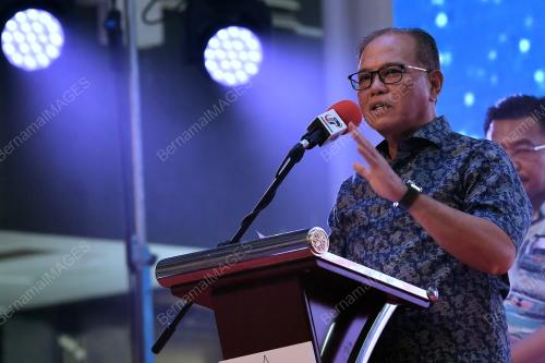 DATUK SERI WAN ROSDY WAN ISMAIL