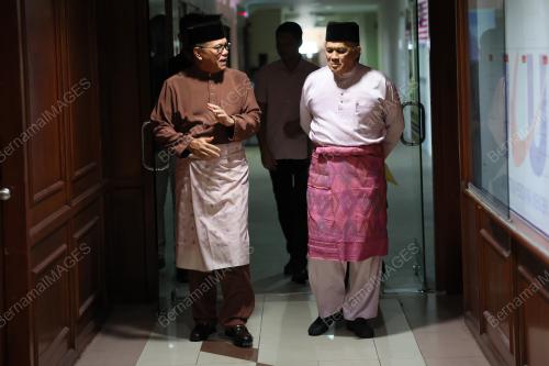 DATUK SERI WAN ROSDY WAN ISMAIL