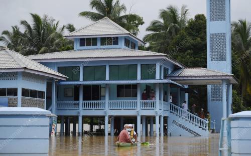 SOLAT JUMAAT BANJIR