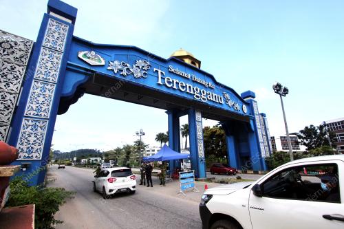 SEKATAN JALAN RAYA DI SEMPADAN NEGERI