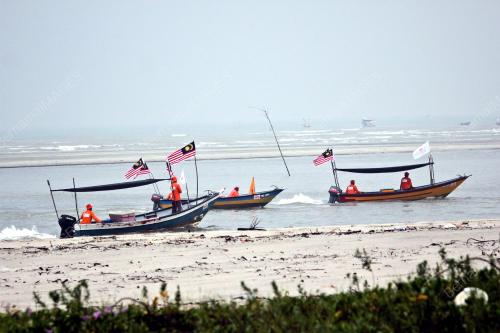 PH01_15092014_NELAYAN