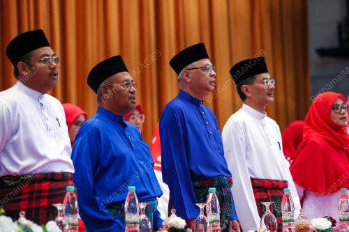 DATUK SERI ISMAIL SABRI YAAKOB