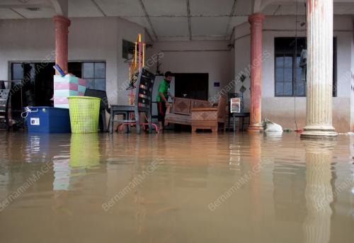 BANJIR BERANSUR SURUT
