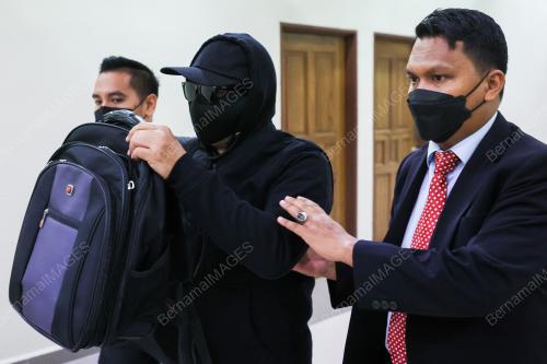 BEKAS CEO DIDENDA RM15,000