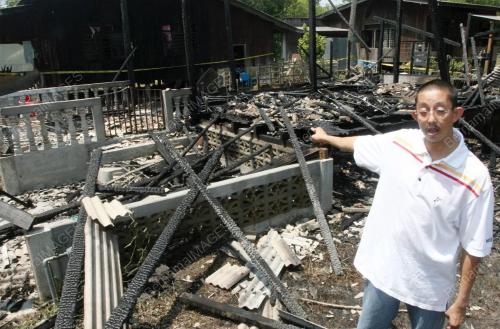 RUMAH TERBAKAR