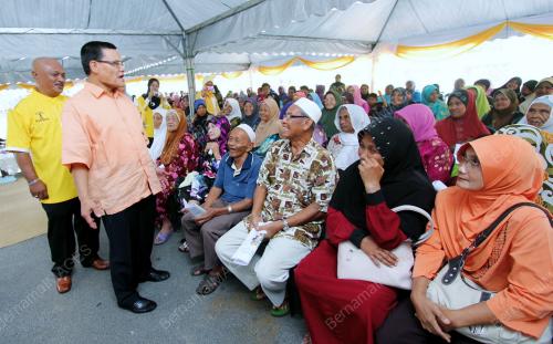 DATUK SERI ADNAN YAAKOB