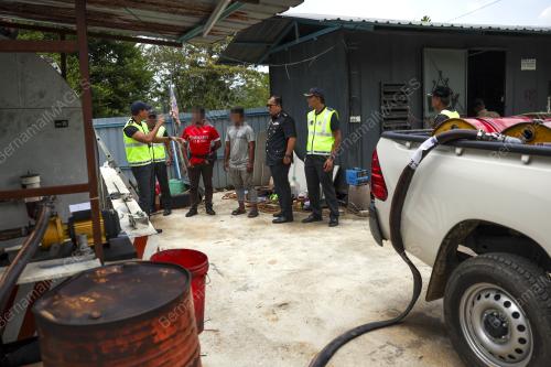KPDN PAHANG RAMPAS 17,000 LITER DIESEL DISIMPAN TANPA PERMIT