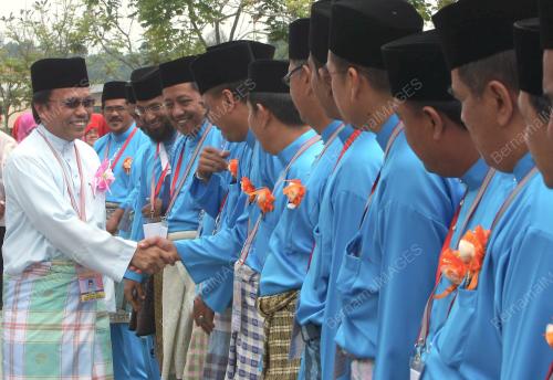 MOHD SHAFIE APDAL