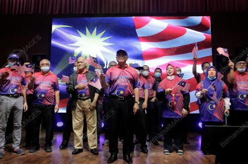 DATUK SERI WAN ROSDY WAN ISMAIL