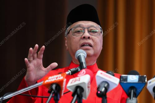 DATUK SERI ISMAIL SABRI YAAKOB
