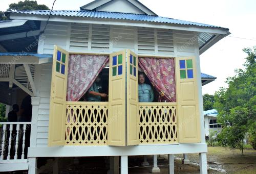 AL-SULTAN ABDULLAH RI'AYATUDDIN AL-MUSTAFA BILLAH SHAH