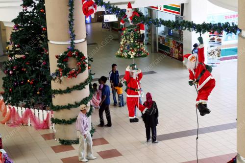 MENJELANG KRISMAS